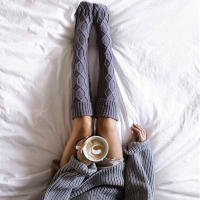 Calcetines De Navidad Altos Para Mujer Calcetines De Pernas Largas De Cable Cálido Hasta La Rodilla Hechos De Poliéster Y Acrílico Paquete De 2 - details 5
