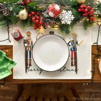 4pcs Mats De Mesa Navideñas Con Nutcrackers Y Bolas De Navidad Estilo Moderno Eco-amigable Polyester Rectangular Para Fiestas De Invierno - details 1