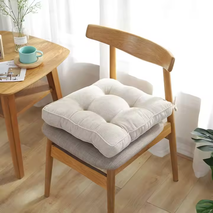 SOMY Cojines para Silla, Cojines de Asiento Rellenos de Algodón PP Engrosado con Correas de Retención, Suaves y Cómodos, Silla de Comedor para Interiores y Exteriores, Jardín, Lavable, 45x45x9 cm (1 Pieza, Beige) - 1