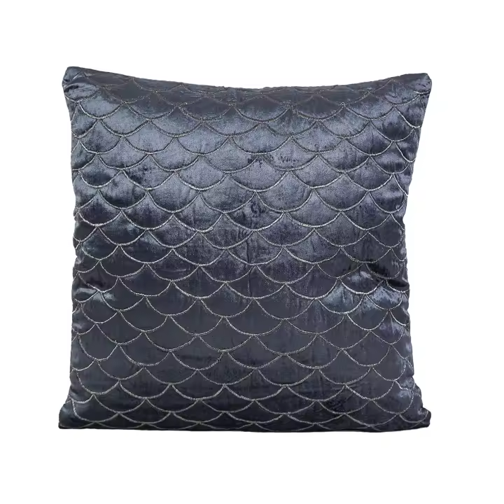 Cojin terciopelo bordado Poliester 100% Azul noche 45x45x10cm. El mejor complemento para tu hogar. - 1