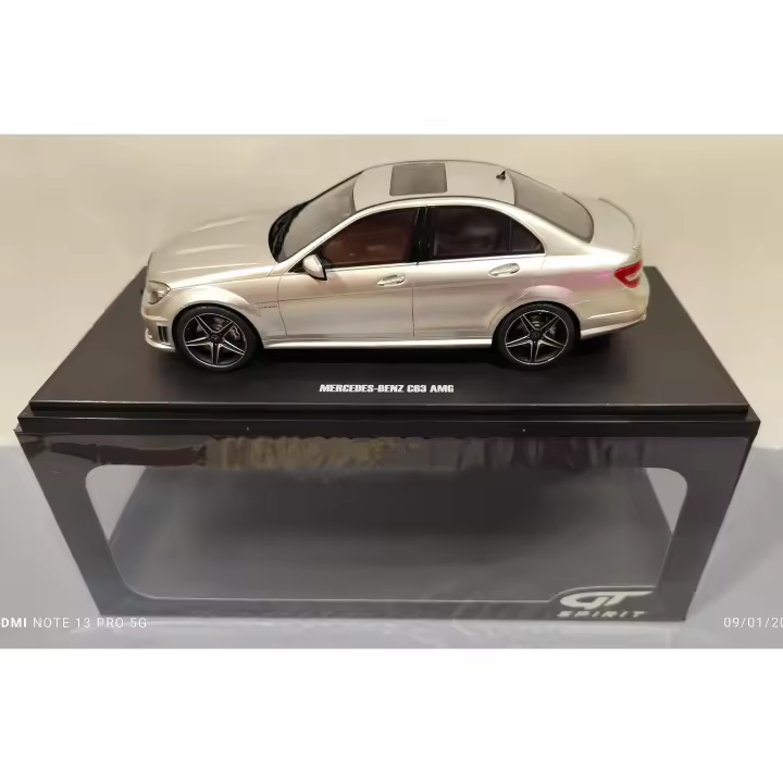 MERCEDES C63 AMG SILVER 1:18 GT SPIRIT GT462 - 1