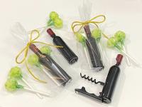 Lote de 10 sacacorchos en forma de botella con imán y dos caramelos con palo sabor a mojito en bolsa de regalo - Regalos para invitados de boda,  comuniones, bautizos, aniversarios - details 1