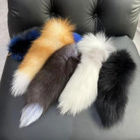 Gran Colgante De Peluche De Zorro Falso Para Llavero Colgante De Cola De Therian Para Bolso Regalo Para Mujeres Y Niñas Estilo Moderno Tamaño Aproximado De 35-40cm - details 3