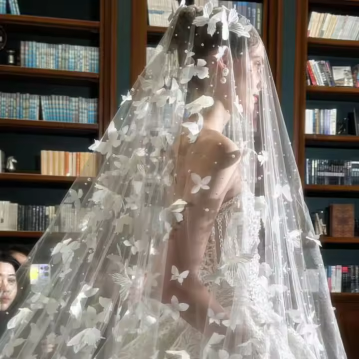 Velo De Novia De Catedral Largo Con Perlas Y Mariposas Románticas Accesorios De Boda Para Mujeres Sin Peine Un Capa - 1