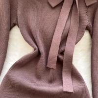 Vestido Corto Tejido Y2K Para Mujer Con Botones Cuello En V Diseño De Corbata Slim Para Oficina Estilo Chic Temporada Otoño - details 24