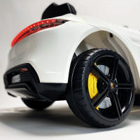 INJUSA - Coche Eléctrico Infantil Porche Taycan Turbo S | Coche a Batería para Niños de 3 a 4 Años | Batería 12V | Apertura de puertas | Pedal acelerador | 2 Velocidades | Luces LED | Marcha atrás | Mando Radio Control | 6 km/h | Licencia Oficial Porsche - details 3