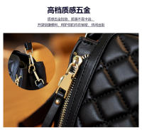 Bolso Bandolera Pequeño De Estilo Fragante Gran Capacidad Versátil Para Mujeres Bolso De Cesta De Moda Con Decoración De Diamantes - details 5
