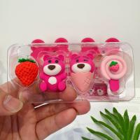 Nuevo Set De Borradores Lotso Oso Fresa Dibujos Animados Lindo Y Práctico Para Estudiantes Juguetes Infantiles De Anime Periféricos Sin Rastro Material TPR - details 5