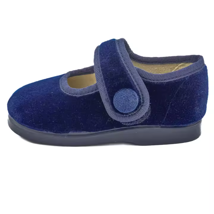 Mercedita De Niña Con Un Boton De Adorno - 1