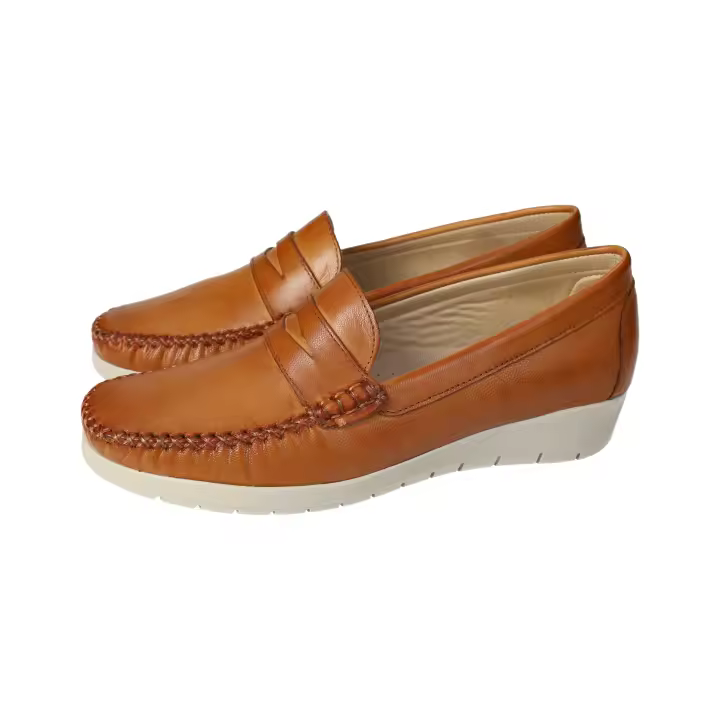 Zapatos Mocasín marca MADE IN SPAIN para mujer en color cuero. MOCASINES DE PIEL - 1