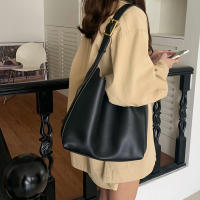 Bolso De Hombro Para Mujer Estilo Minimalista Y Moda En Cuero PU Sólido Bolso Cruzado Versátil Para El Trabajo - details 10