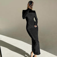 Vestido Largo Elegante De Mujer Otoño 2025 Cuello Redondo Brillo Seda Manga Larga Slim Wrap Abertura En La Cadera Estilo Básico - details 1