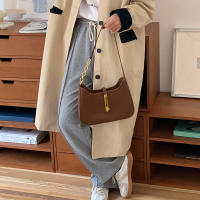 Bolso De Hombro De Lujo Pequeño Para Mujer En Cuero PU Versátil Con Cierre De Cremallera Bolsa Abrazadera Moda Sensación Avanzada - details 11