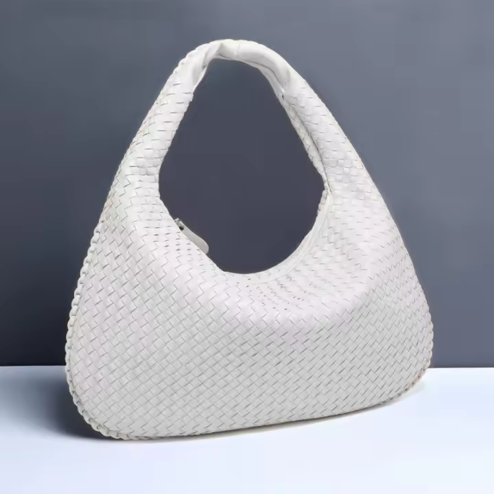 Bolso de gran capacidad. - 1