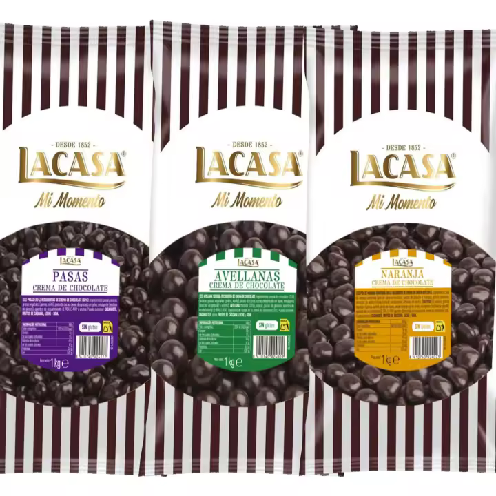 Lacasa Pack 3kg de bolas: Pasas de Corinto con chocolate Negro,Avellana con chocolate Negro, de naranja con chocolate Negro - 1
