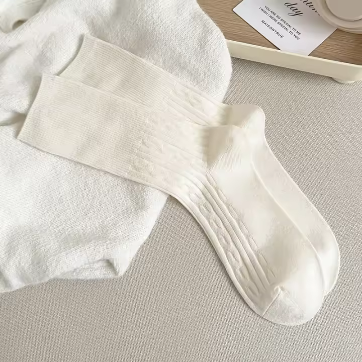 Calcetines De Mujer Estilo Japonés Moda Otoño Calcetines Casuales De Color Sólido Basicos Para Escuela Calcetines De Pies Altos Para Mujer - 1