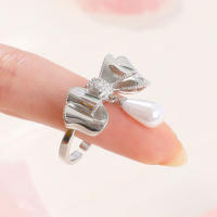 Encanto Anillo de aleación con forma de lazo y perlas de imitación para mujer,
anillos grandes elegantes de cristal para fiesta de boda, joyería Simple de moda, regalo para niñas - details 7