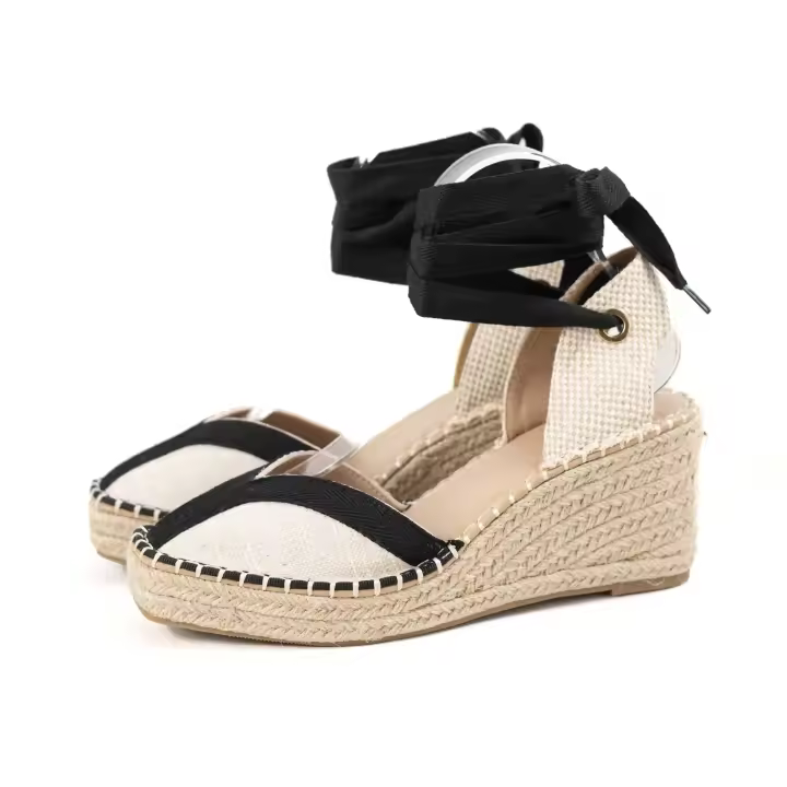 Sandalia de cuña en yute con suela antideslizante y diseño alpargata, cintas ajustables para un look veraniego 2025, perfecta en paseos y eventos informales, luciendo comodidad, estilo Mynzi - 1