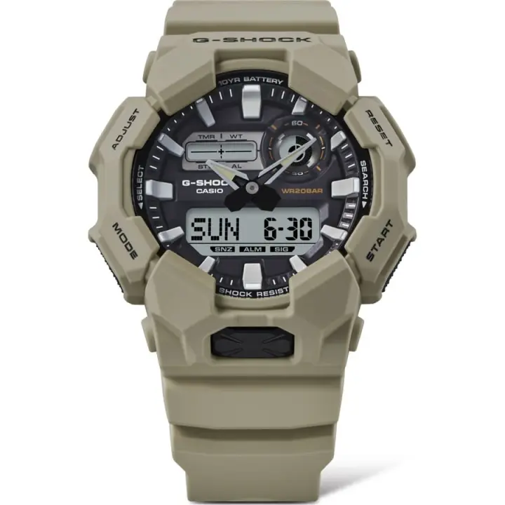 Casio G-Shock GA-010-5AJF JDM  55.1 × 51.9 × 17.5 mm 200M WR Carbon Core Guard 10 años batería - 1