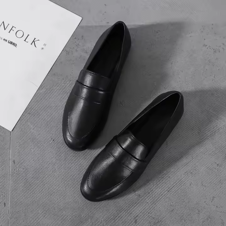 Nuevos Zapatos Pequeños De Cuero Para Mujer Estilo Británico Vintage Antideslizantes Moda Casual Zapatillas Planas Sin Cierre - 1