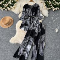 Conjunto De Moda Casual 2024 Chic Imprimado V-Neck Top + Cintura Elástica Pierna Ancha Pantalones Cortos Basic 2pcs Para Mujer - details 11