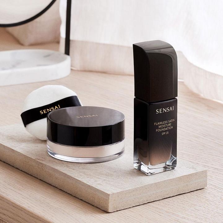 Sensai Flawless Satin Base Fluida Spf20 Fs202 Ochre Beige 30Ml — oferta en Miravia
