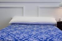 LILI HOME Funda de Colchón Entero con Cremallera - Estampado Flor Azul o Blanco Liso - Tamaños de Cama: 90 / 135 / 150 / 160 / 180 / 200 cm. La funda cubre completamente el colchón, protegiéndolo por todos los lados. La cremallera facilita su colocación y - details 2
