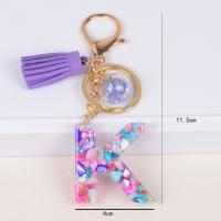 Llavero Con Inicial Colorido Y Borla Morada Para Mujeres Y Niñas Colgante Para Bolso Y Billetera Material De Resina Estilo Clásico - details 3