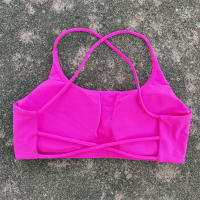 Sujetador De Fitness Para Mujer En Color Sólido Con Espalda Cruzada Y Holes Con Almohadillas De Pecho Top Deportivo De Gimnasio Push Con Cuatro Strapas - details 5