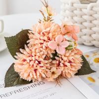 Bouquet De Flores Artificiales 6 Ramas Crisantemo Y Eucalipto Hojas De Hidranegra Para Decoración De Hogar Y Bodas - details 4