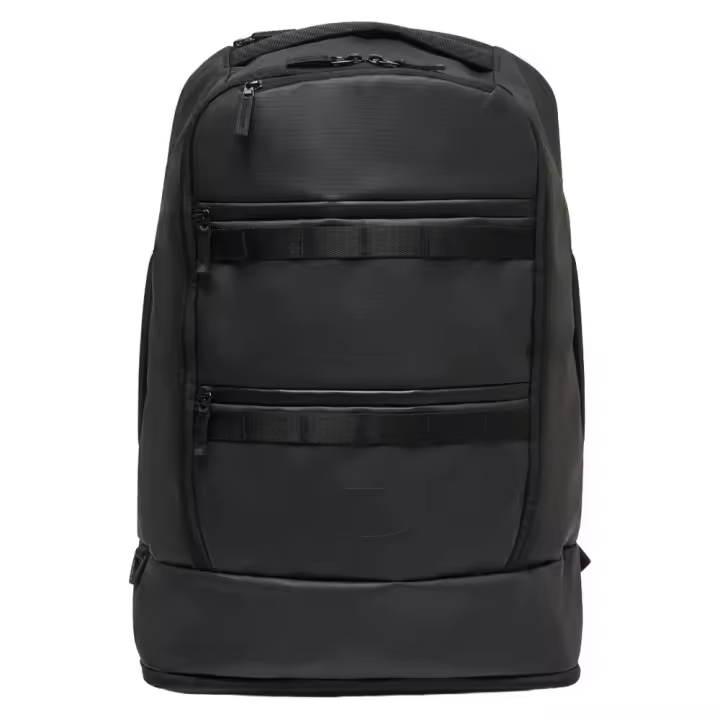 Mochila Negra Oakley Rover Convertible Bag Blackout 40L con Bolsillos Frontales - 1