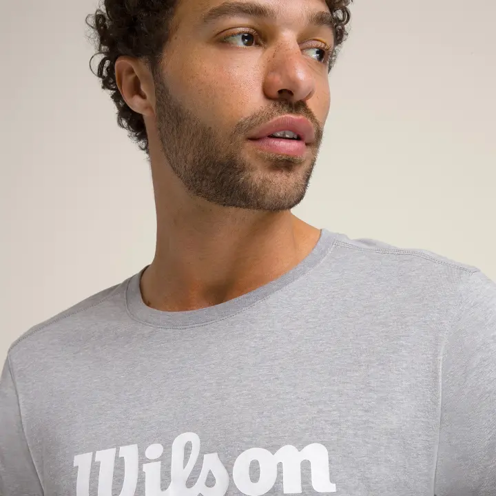 Camiseta Wilson Algodón Graphic Tee - Negra o Gris - 1