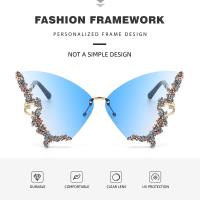 Gafas De Sol Vintage Para Mujer Con Diamantes Y Mariposa Lentes Plateados Gafas De Moda Bling Oversize Unisex - details 14