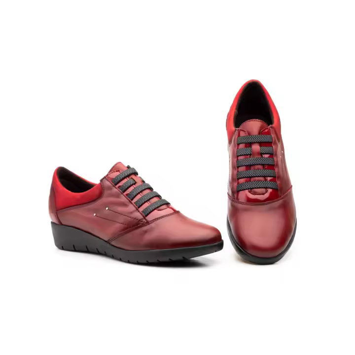 Mº5567 Burdeos Hecho en España Zapatos Mujer Piel Burdeos Elásticos Numeración: 35-42 Marca: JAM Color: Burdeos Zapatillas deportivas de corte de piel en un delicado tono burde, caracterizadas por su diseño minimalista y elegante. Los cordones elásticos p - 1