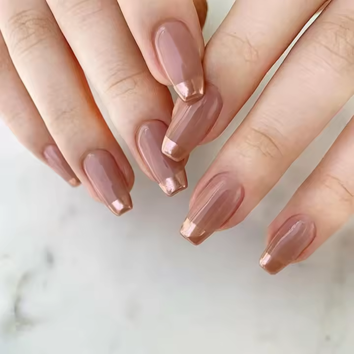 24 uñas postizas Cortas type ataúd, Francesas, Con Punta Dorada, adhesivos, estilo Bailarina, revibles, Con pegamento, acrílicas, cobertura total. - 1