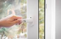 Manilla de Ventana con Llave y Cerradura de Seguridad Antirrobo – Protección Infantil y Antirrobo para Ventanas y Puertas Correderas – Diseño Universal, Fácil Instalación, Material Duradero y Tornillos Incluidos - details 2