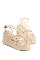 Lyla Wang Sandalias doradas mujer con tiras y plataforma de esparto - details 2