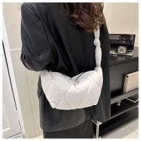 Bolso De Mano Plegable Para Mujer Con Gran Capacidad Y Cierre De Cremallera Estilo Casual Bolsa De Hombro Con Capa De Algodón Acolchado Bolsa Mensajera Moda - details 6