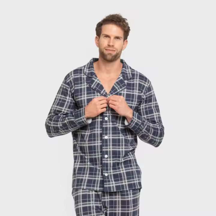 Tramas+ Pijama largo tipo camisero para hombre confeccionado en algodón 100% suave y transpirable, diseño clásico y elegante ideal para dormir o estar en casa con comodidad - 1