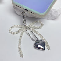 Llavero Hecho a Mano Con Perlas Y Diamantes En Forma De Borde Corazón Decoración Elegante Para Bolsos Y Teléfonos Móviles - details 2