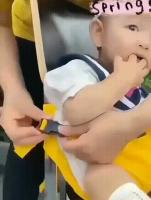Silla De Bebé Plegable Alta Con Correa Portátil Para Niños Asiento De Comer Y Baño Lavable Con Cinturón De Seguridad Para Viajes - details 2