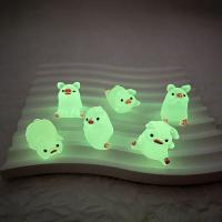 6pcs Adornos De Resina Con Brillo En La Oscuridad Miniatura De Cerdo Para Llavero Y Decoración De Hogar Y Coche Accesorios De Micro Paisaje Con Cinta - details 3