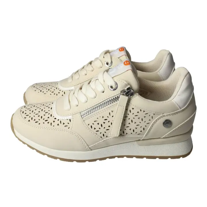 Deportivos marca REFRESH para mujer en color hielo. Zapatillas deportivas veganas Refresh mujer con cremallera lateral y detalles calados, color hielo - 1