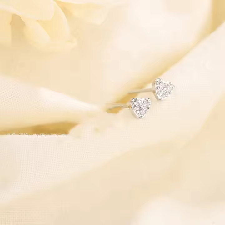 Pendientes De Estilo Helix Con Corazón Para Mujer Aretes De Cúbicos Zirconia Hipoalergénicos Color Plata Joyería Regalo Para Niñas - 1