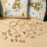 Calendario De Adviento De Joyería 24 Días Regalo Navideño Para Mujeres Y Adolescentes Con Pulseras Collares Aretes Y Anillos - details 1