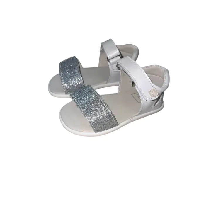 Sandalias perladas con tira plateada de Piruflex - 1