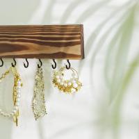 Juego de 3 Estantes de Pared para Joyas en Madera, Exhibición con Barra para Pulseras y 30 Ganchos para Pendientes y Collares - details 3
