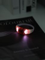 Pulsera LED de silicona para correr y actividades nocturnas – Alta visibilidad en la oscuridad con 3 modos de luz (flash rápido, flash lento y continuo) – Resistente y cómoda – Incluye baterías CR2016 – Ideal para deporte y seguridad vial - Extrastar - details 2