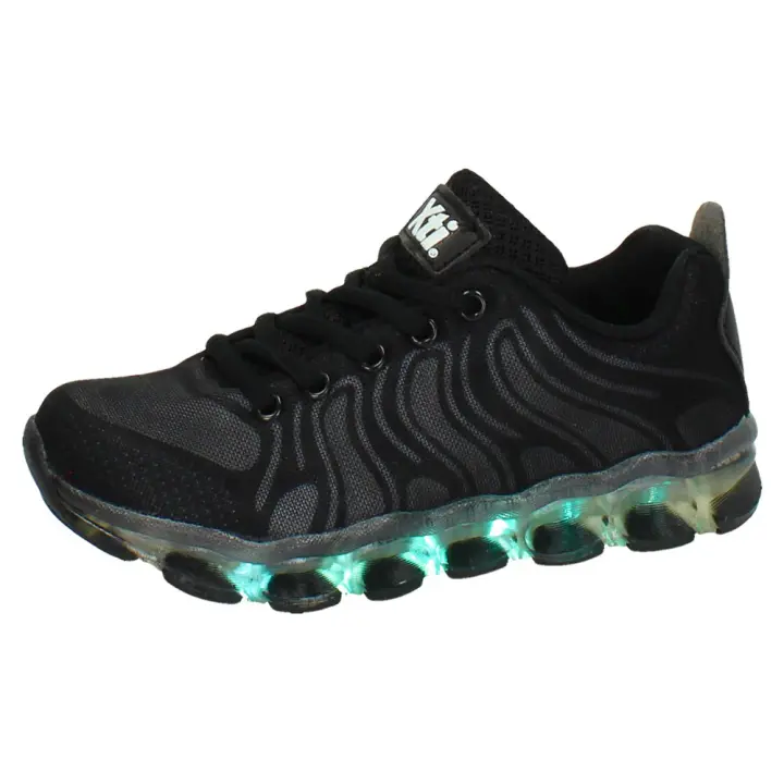 Últimas Tallas marca XTI para outlet en color negro. TENIS CON LUCES LEDS - 1