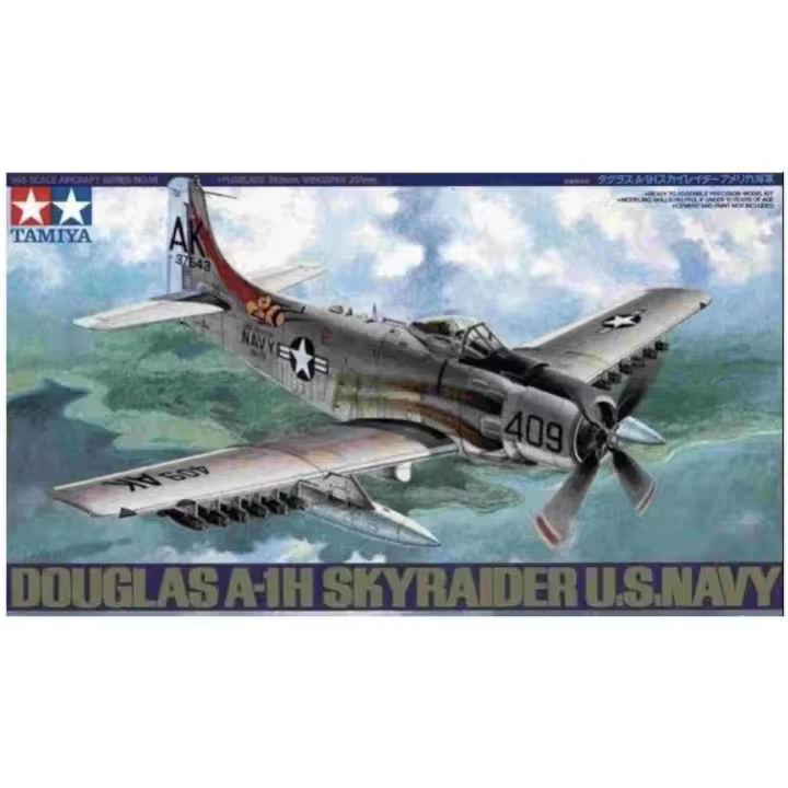 Douglas A-1H Skyraider U.S. Navy Tamiya-61058 - 1
